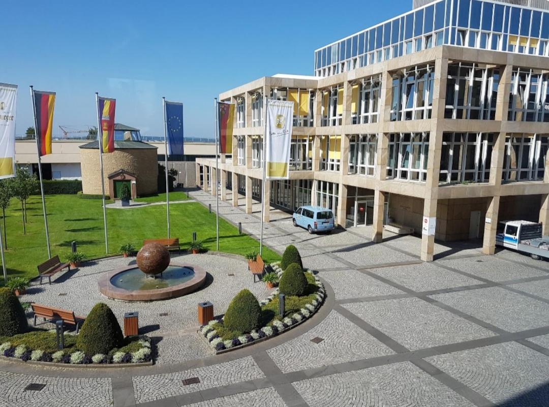 Zum Simonbraeu Hotel Bitburg Exterior photo