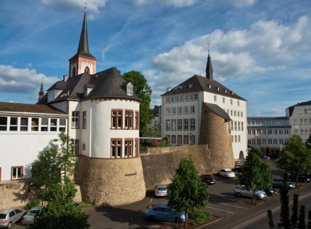 Zum Simonbraeu Hotel Bitburg Exterior photo